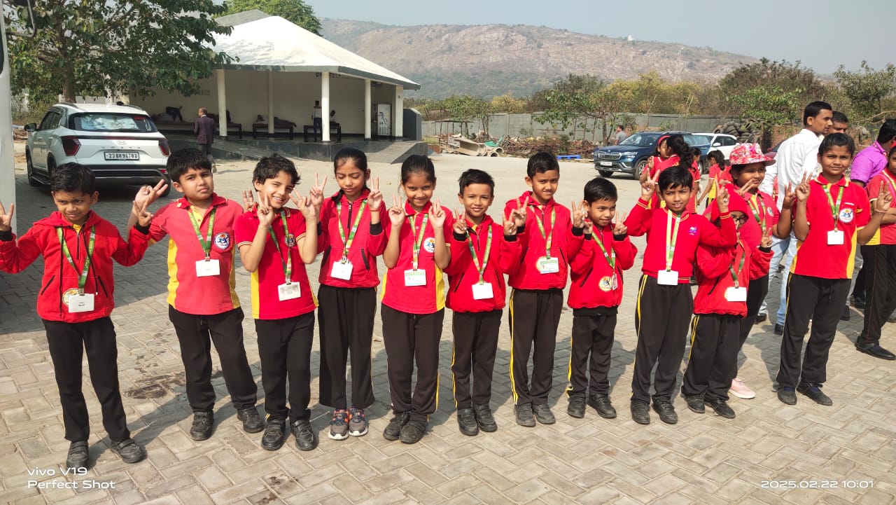 LITTLE CHAMPS SCHOOL